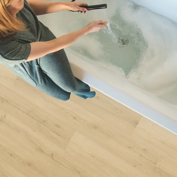 Express Levering QuickStep Bloom Geborstele Beige Eik AVMPU40319 Plank Click PVC