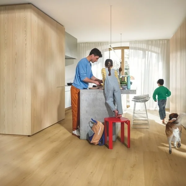 QuickStep Bloom Geborstelde Eik Honing AVMPU40318 Plank Click PVC Gratis Retour