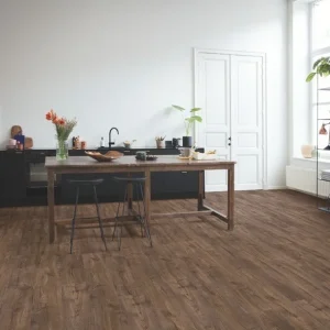 Koopje QuickStep Bloom Herfst Eik Chocolade AVMPU40199 Plank Click PVC