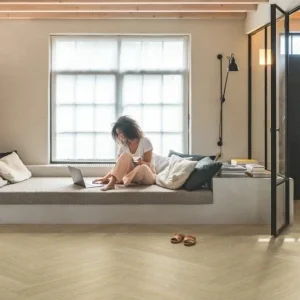 Direct Beschikbaar QuickStep Pristine Visgraat Serene Eik Licht Naturel SGHBC20331 Visgraat Plak PVC
